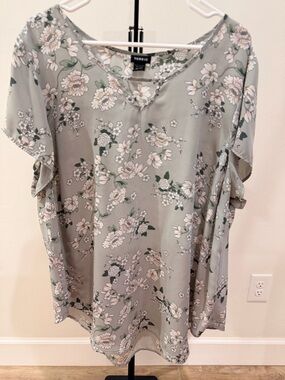 Torrid Floral Blouse | Size 3 (Plus)